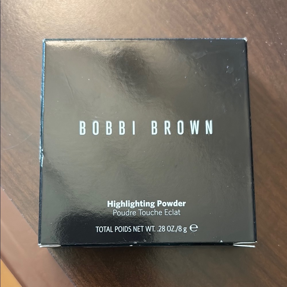 Bobbi Brown Highlighting Powder in Black Case Color Quartz glow